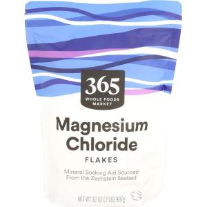 365 by Whole Foods Market, Magnesium Chloride Flakes, Mineral Soaking Aid, 32 Ounce(32 Ounce (Pack of 1))